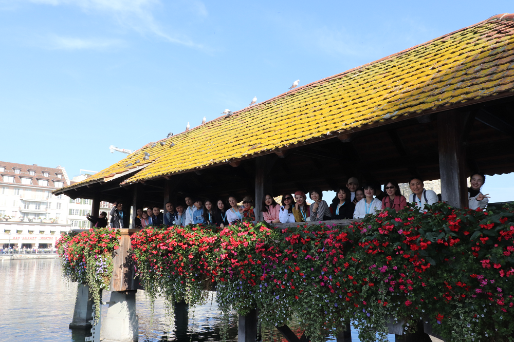 1572920734529785.png 3琉森合影 (2).png